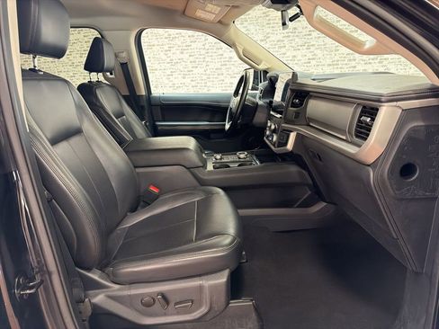 Used 2024 Ford Expedition XLT image 11