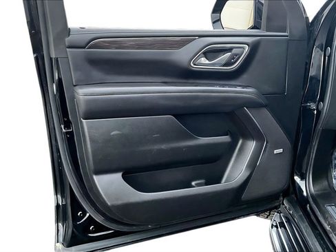 Used 2024 Chevrolet Suburban LT image 21