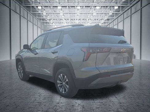 Used 2025 Chevrolet Equinox LT w/ Convenience Package II FWD image 4