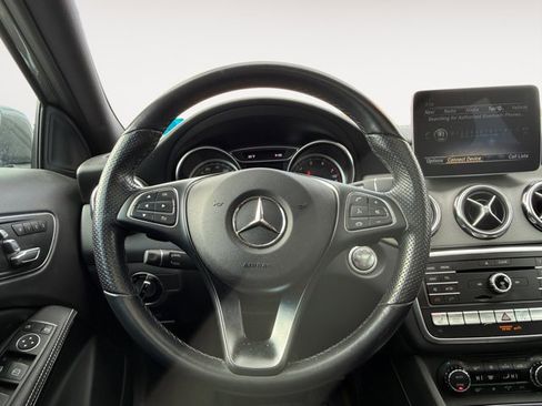 Used 2020 Mercedes-Benz GLA 250 4MATIC image 15