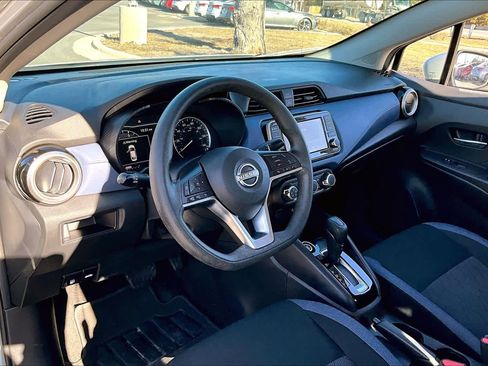 Used 2024 Nissan Versa SV w/ Trunk Package image 18