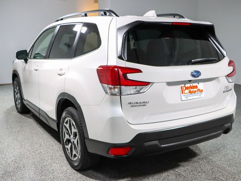 Used 2022 Subaru Forester Premium AWD/4WD image 9