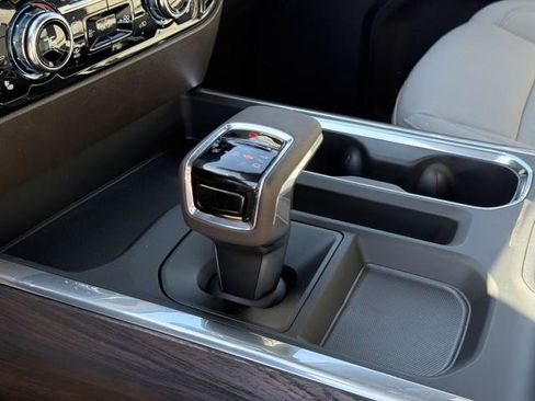 New 2026 GMC Sierra 1500 SLT image 23