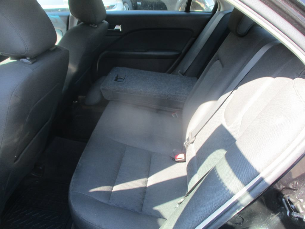 Used 2011 Ford Fusion SE FWD image 6