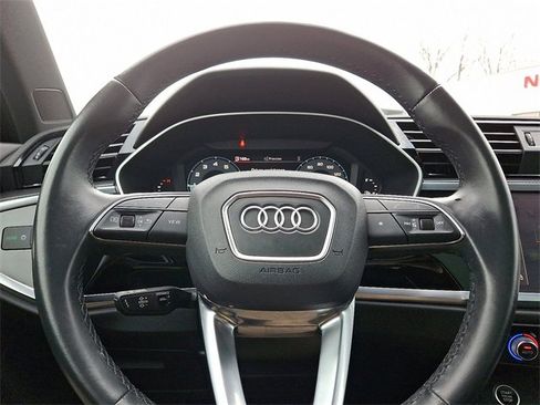Used 2022 Audi Q3 2.0T Premium Plus w/ Premium Plus Package image 19