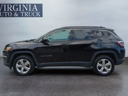 Used 2018 Jeep Compass Latitude w/ Popular Equipment Group AWD/4WD image 2