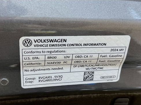Used 2024 Volkswagen Jetta SE image 31