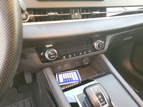 Used 2024 Mitsubishi Outlander SE image 22