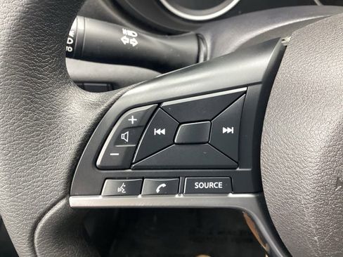 Used 2020 Nissan Versa S FWD image 17