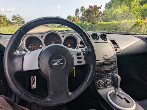 Used 2004 Nissan 350Z Touring image 11