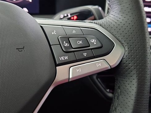 New 2026 Volkswagen Tiguan SE R-Line image 26