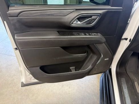 Used 2023 GMC Yukon XL SLT w/ SLT Luxury Package AWD/4WD image 10