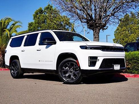 New 2026 Jeep Grand Wagoneer L Limited w/ Premium Group II image 2