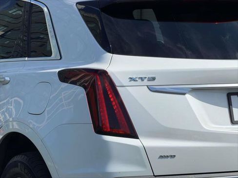 Used 2022 Cadillac XT5 Premium Luxury w/ Technology Package AWD/4WD image 13