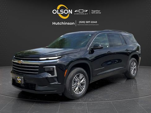 Used 2025 Chevrolet Traverse LT AWD/4WD image 2