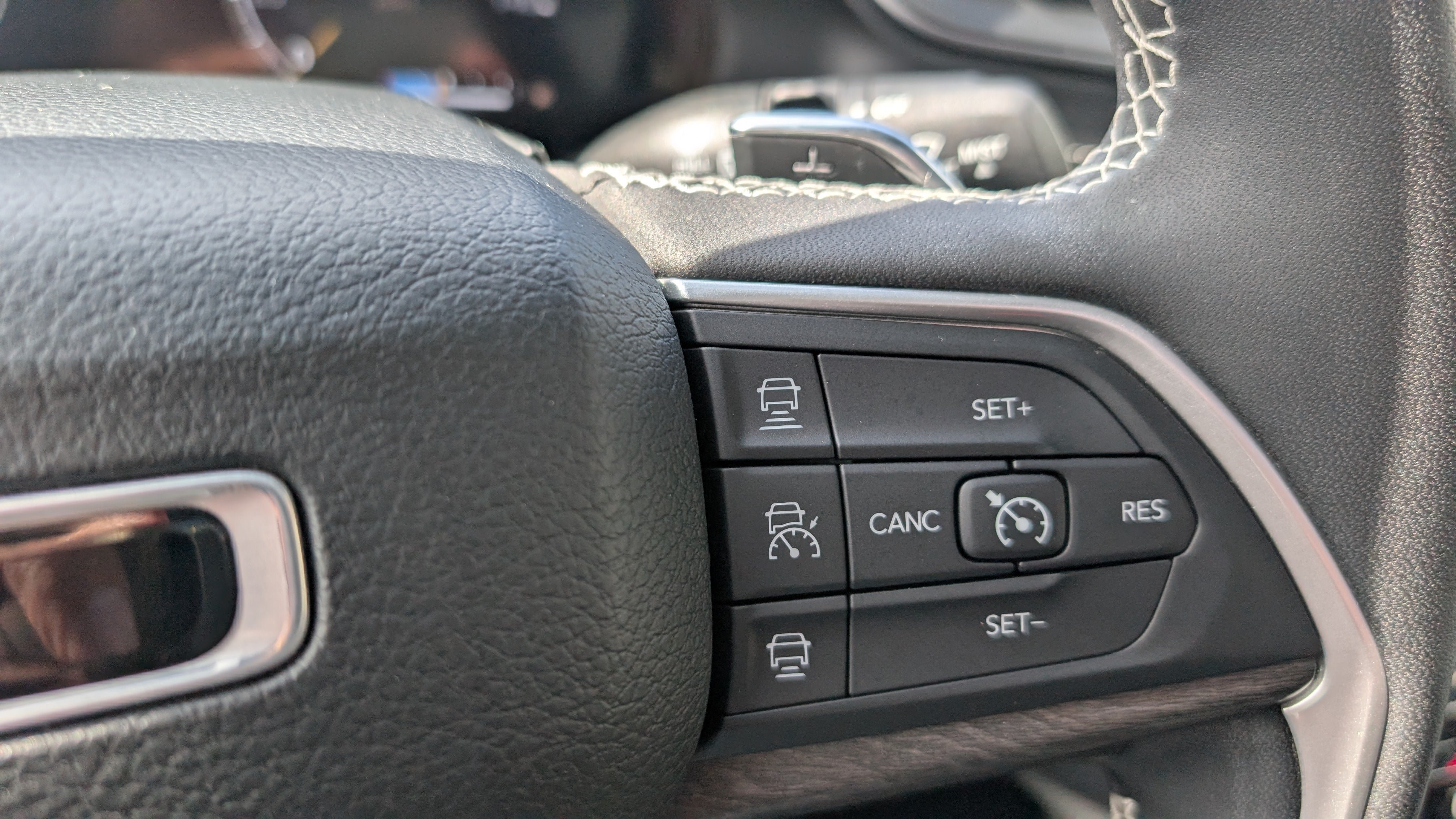 Used 2024 Jeep Grand Cherokee Limited AWD/4WD image 55