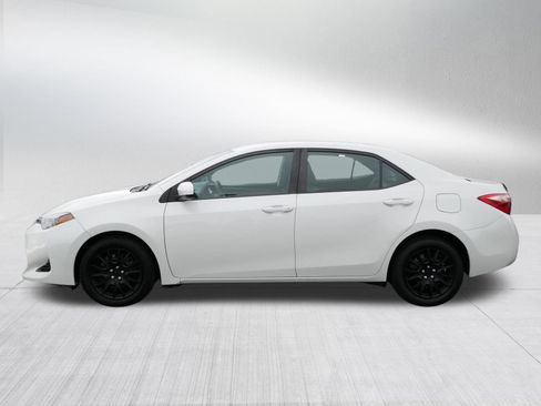 Used 2019 Toyota Corolla LE image 4