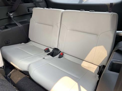 New 2025 Mitsubishi Outlander SE image 8