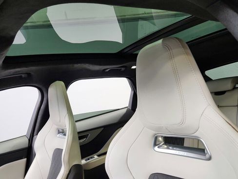 Used 2020 Jaguar F-PACE SVR image 23