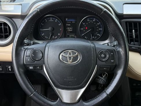 Used 2017 Toyota RAV4 XLE FWD image 13