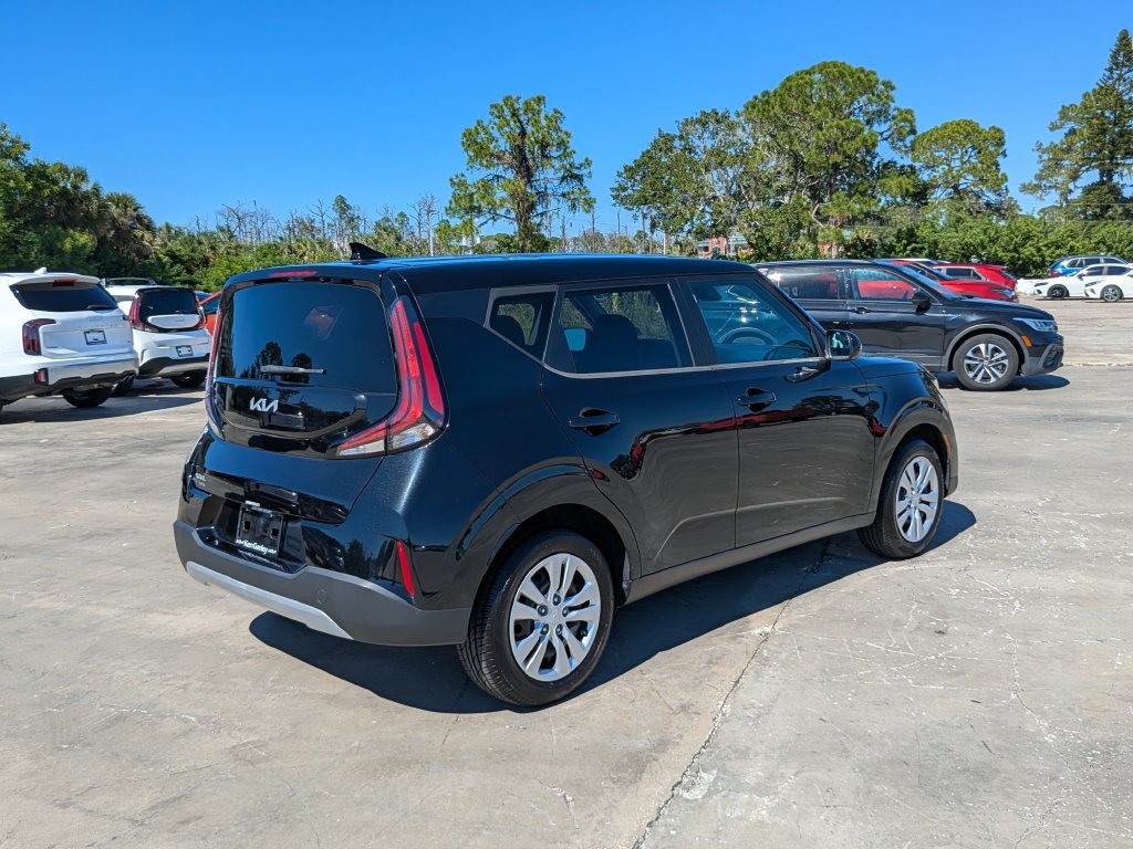Certified 2023 Kia Soul LX FWD image 8