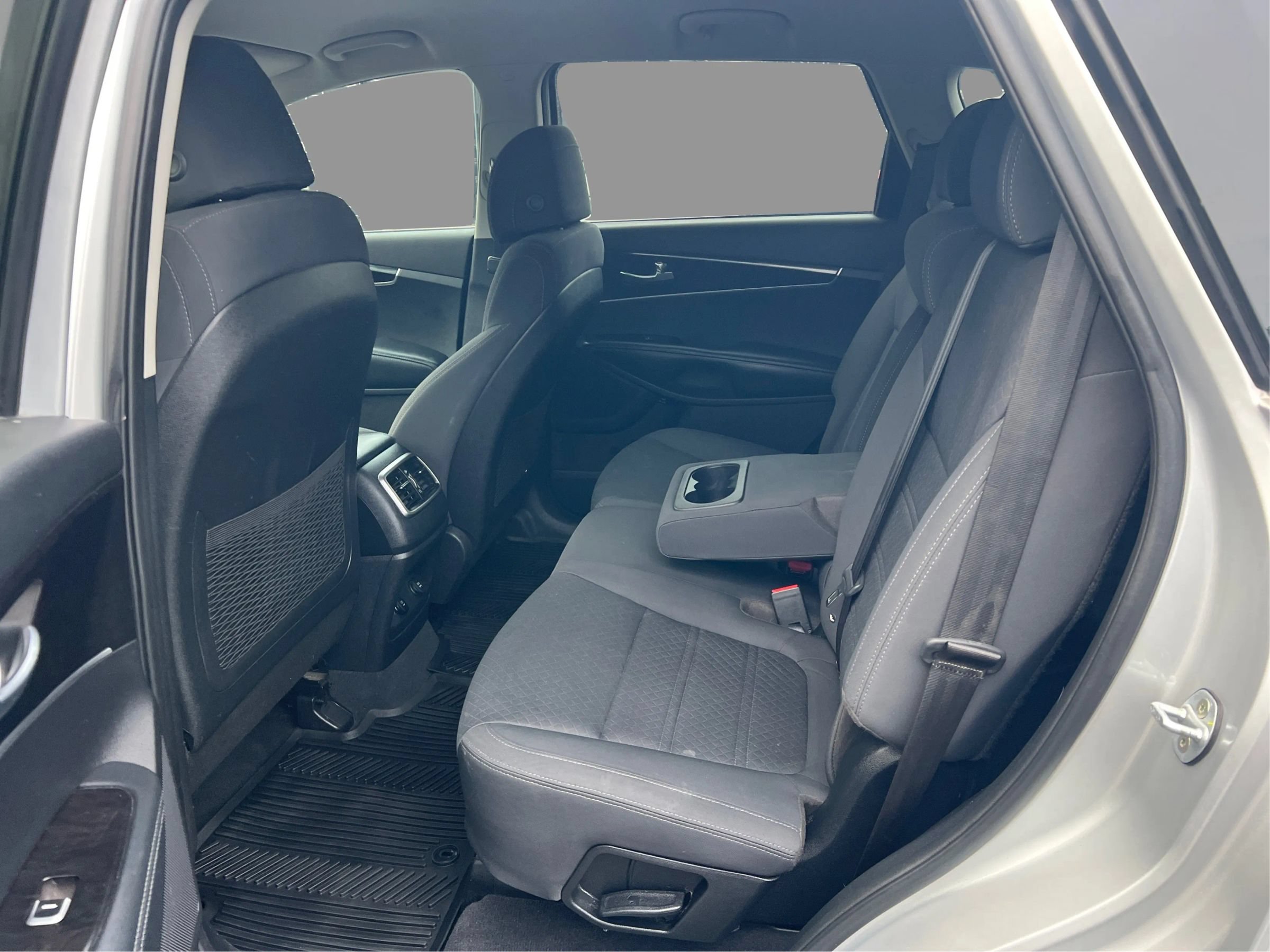 Used 2017 Kia Sorento AWD image 11