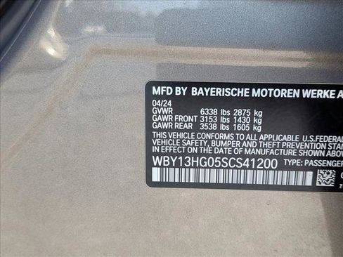 Certified 2025 BMW i5 xDrive40 w/ Premium Package AWD/4WD image 25