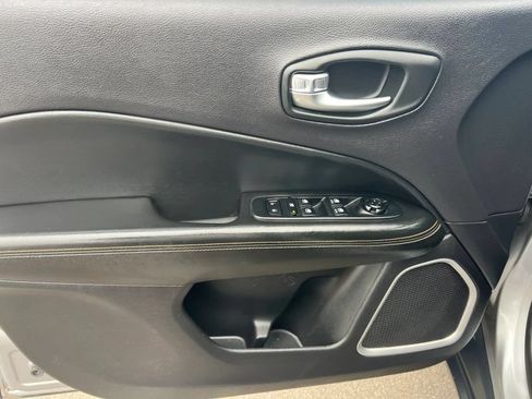 Used 2018 Jeep Compass Sport AWD/4WD image 20
