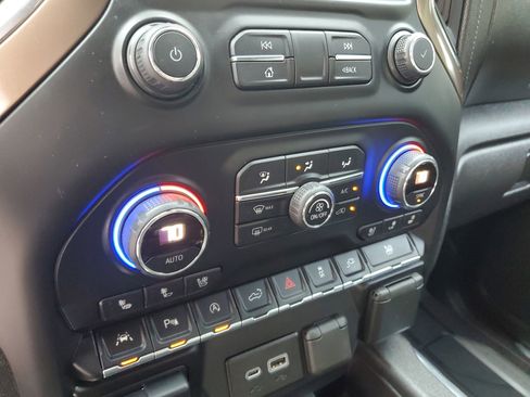 Used 2020 Chevrolet Silverado 1500 High Country w/ Technology Package image 77