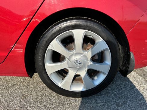 Used 2012 Hyundai Elantra Limited FWD image 16