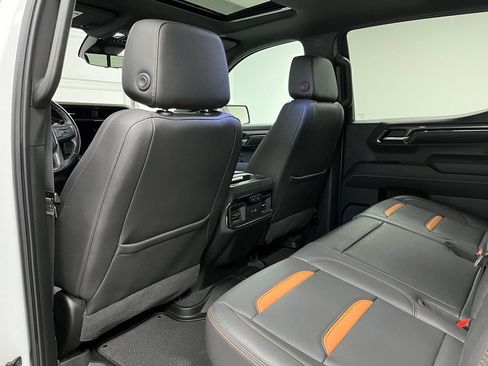 Used 2022 GMC Sierra 1500 AT4 w/ AT4 Premium Package AWD/4WD image 42