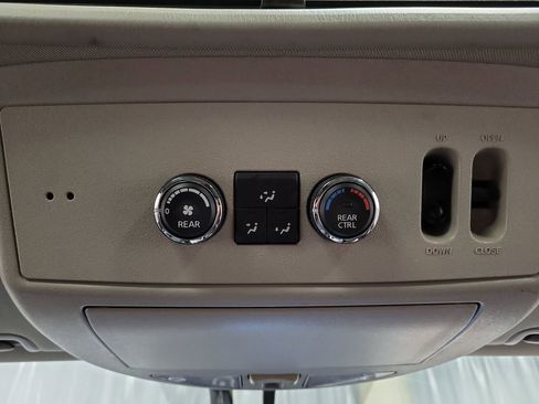 Used 2015 Nissan Armada Platinum image 24