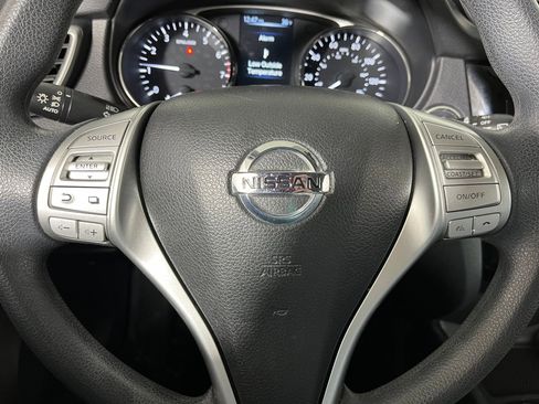Used 2015 Nissan Rogue SV image 13