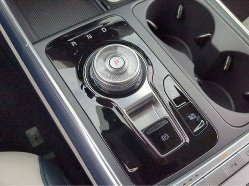 New 2026 Kia Carnival SX w/ SX Dark Edition Package FWD image 11