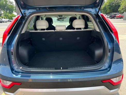 Used 2025 Kia Niro EX FWD image 10