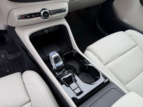 New 2026 Volvo XC40 B5 Ultra w/ Climate Package image 21