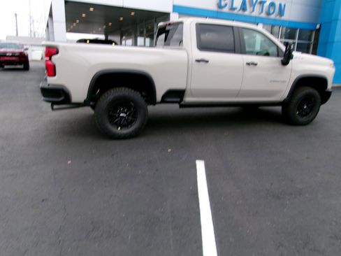 New 2026 Chevrolet Silverado 2500 ZR2 image 3