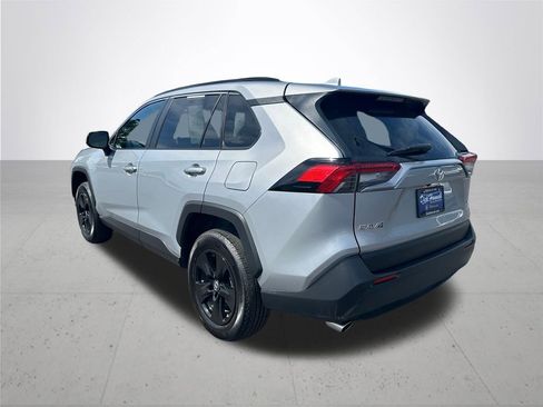 Used 2025 Toyota RAV4 XLE AWD/4WD image 9