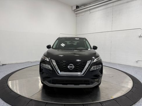 Used 2022 Nissan Rogue SV FWD image 2