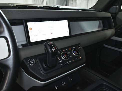 Used 2021 Land Rover Defender 110 X-Dynamic SE image 39