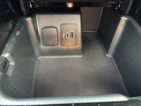 Used 2025 Ford Explorer Platinum w/ Ultimate Package image 47