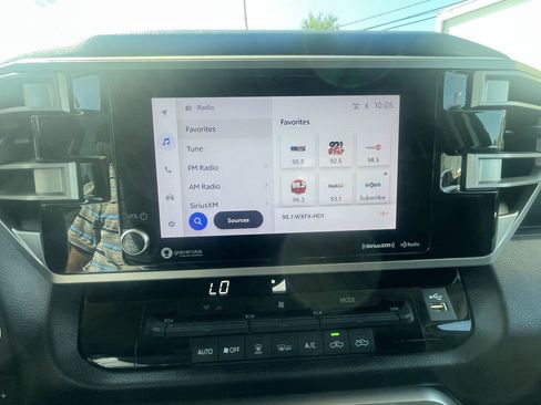 Used 2022 Toyota Tundra SR5 AWD/4WD image 39