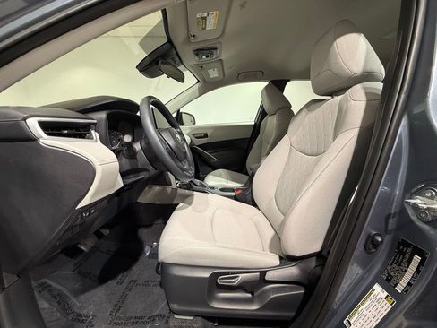 Certified 2025 Toyota Corolla Cross L image 13