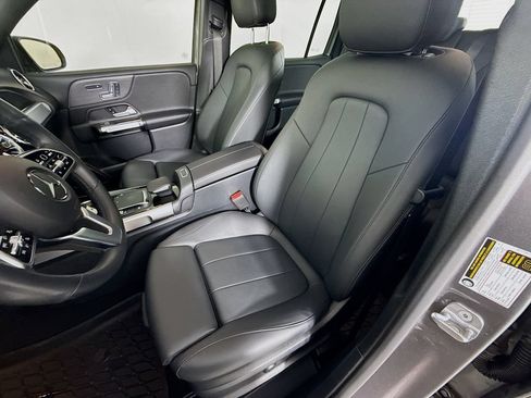 Used 2023 Mercedes-Benz GLB 250 4MATIC image 5