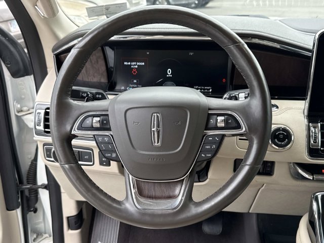 Used 2020 Lincoln Navigator L Reserve w/ Equipment Group 208A Reserve AWD/4WD image 19