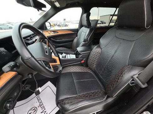 Used 2023 Jeep Grand Cherokee L Summit image 6