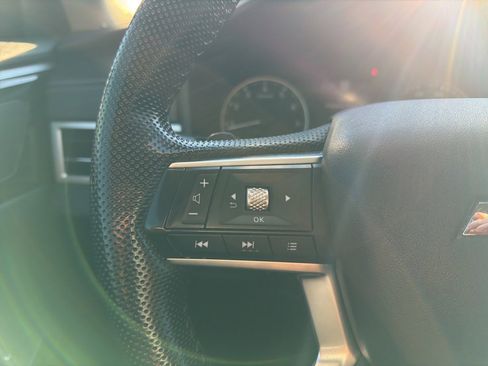 Used 2022 Mitsubishi Outlander SE image 13