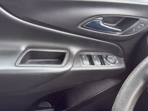 Used 2018 Chevrolet Equinox LT image 22