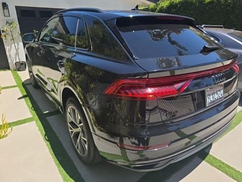 Used 2023 Audi Q8 Premium w/ Convenience Package AWD/4WD image 4