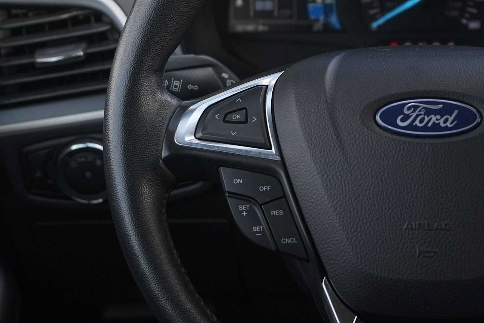 Used 2024 Ford Edge SEL AWD/4WD image 17